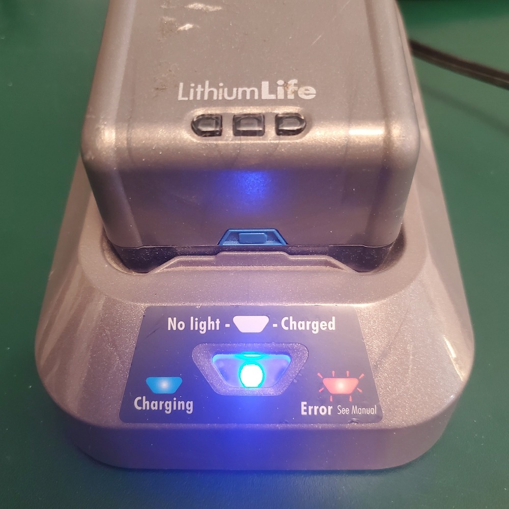 Hoover Charging Dock BH03200 With 20v Lithium Life Battery BH03120